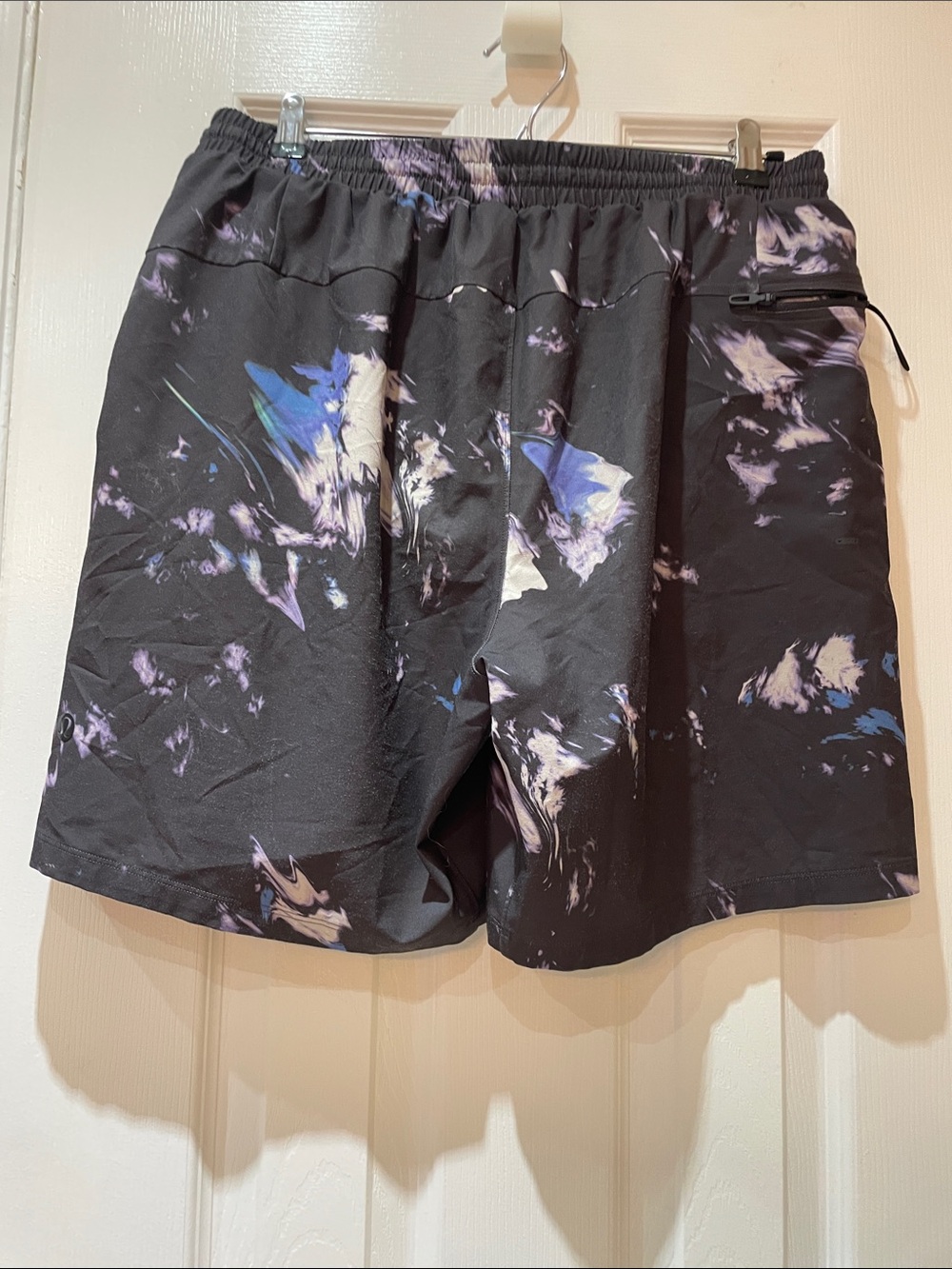 Lululemon Pool Short 7"
Diffuse Dye Print Graphite Grey Multi - Picture 7 of 7